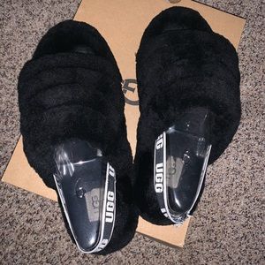 Ugg black fluff yeah slides size kids 6/women’s 8/8H